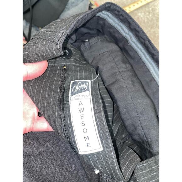 Travis Mathew shorts golf black white pin stripped Men's SZ 30" waist FLAWED - Picture 5 of 6